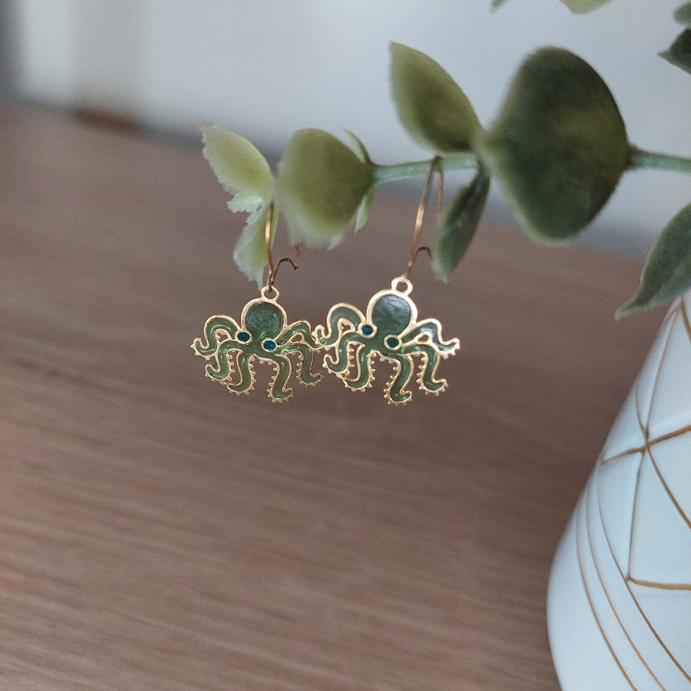 VTG Translucent Green Hanging Octopus Earrings!